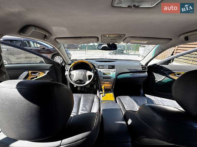 Седан Toyota Camry 2006 в Киеве
