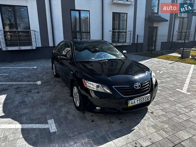 Седан Toyota Camry 2006 в Киеве
