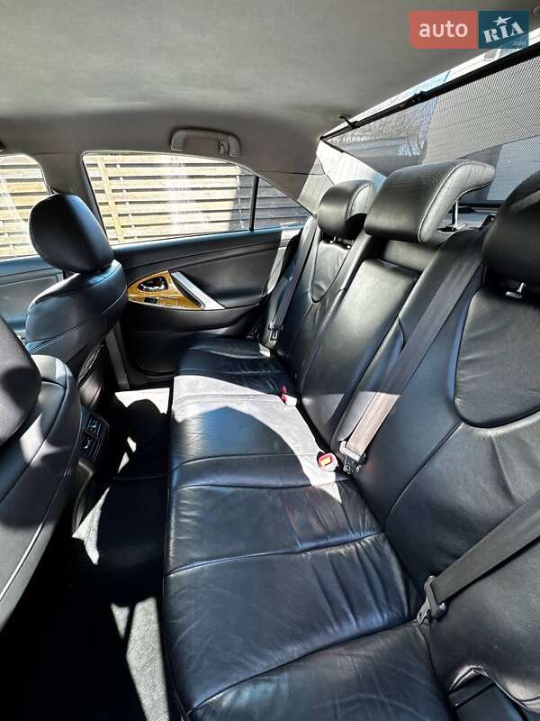 Седан Toyota Camry 2006 в Киеве