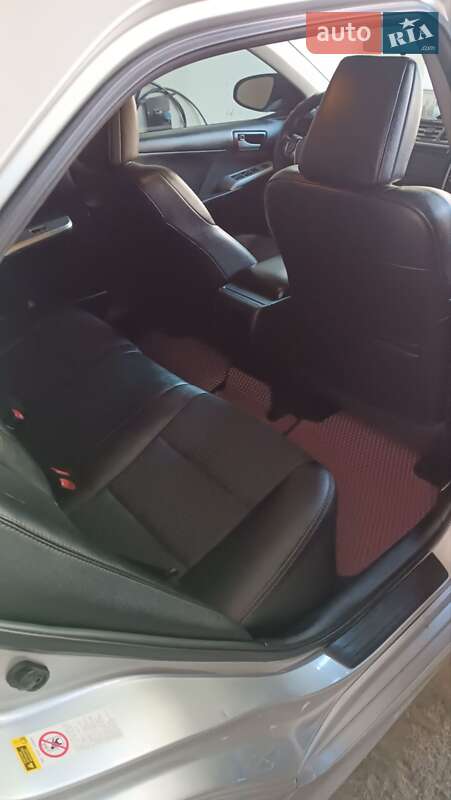 Седан Toyota Camry 2014 в Чернівцях
