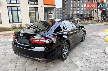 Седан Toyota Camry 2021 в Киеве