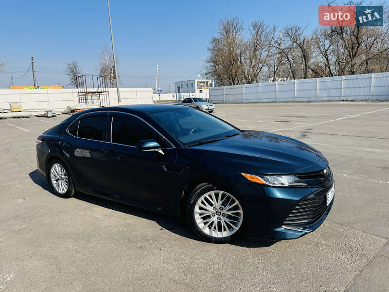 Toyota Camry 2019
