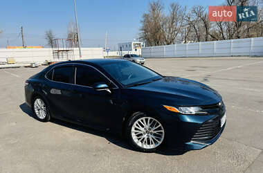 Седан Toyota Camry 2019 в 