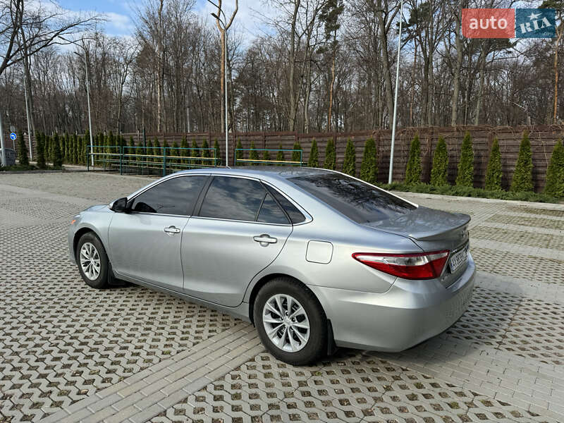 Седан Toyota Camry 2017 в Харкові