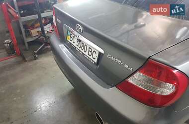 Седан Toyota Camry 2004 в 