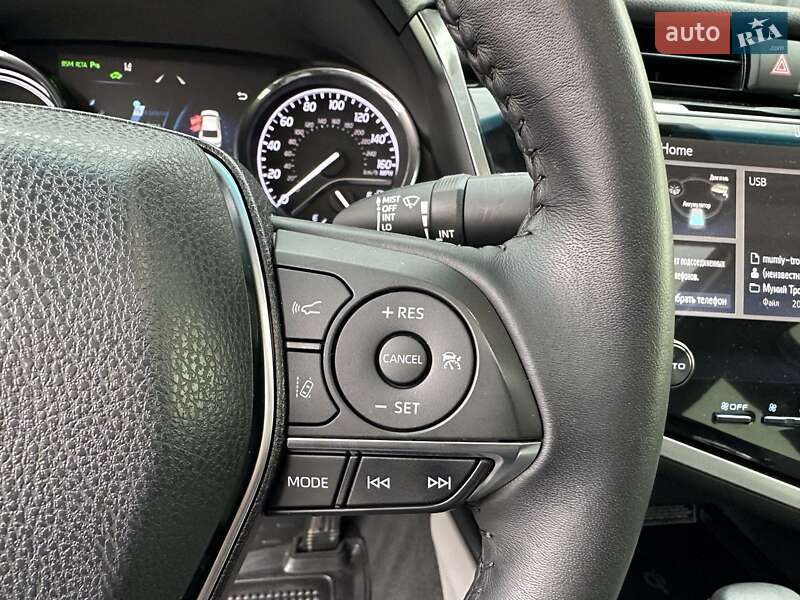 Седан Toyota Camry 2018 в Харкові