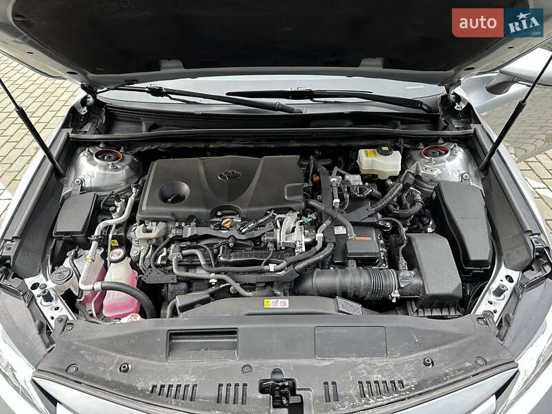 Седан Toyota Camry 2018 в Харкові