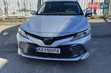 Седан Toyota Camry 2019 в 