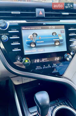 Седан Toyota Camry 2019 в 