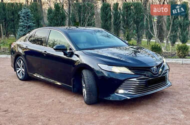 Toyota Camry 2019