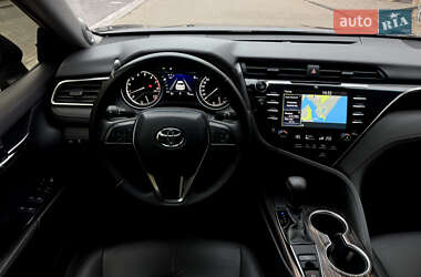 Седан Toyota Camry 2017 в 