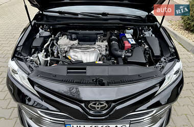 Седан Toyota Camry 2017 в 