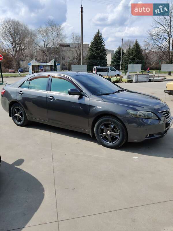 Седан Toyota Camry 2008 в Желтых Водах