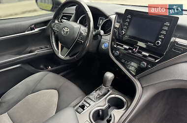 Седан Toyota Camry 2021 в Новояворовске