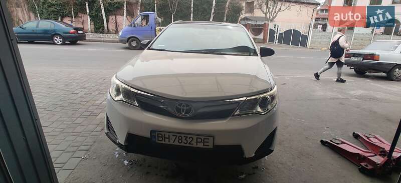 Седан Toyota Camry 2014 в Одесі