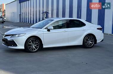 Седан Toyota Camry 2021 в 