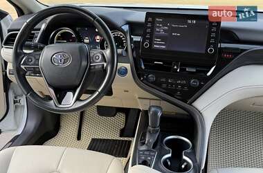Седан Toyota Camry 2021 в 