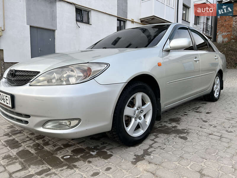 Седан Toyota Camry 2002 в Чорткові