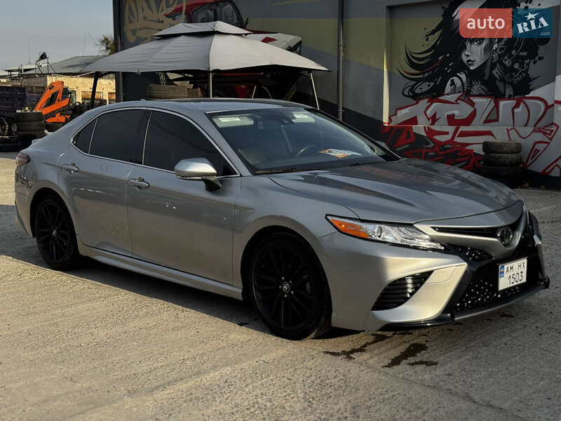 Toyota Camry 2019