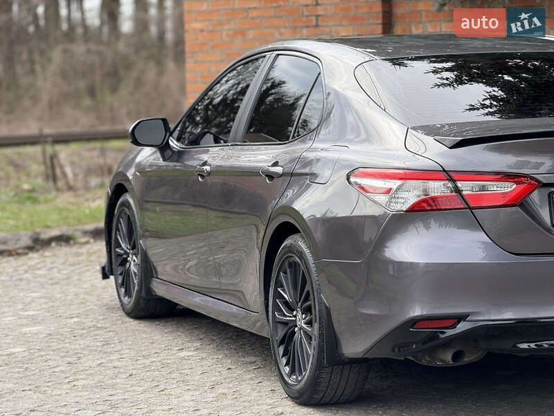 Седан Toyota Camry 2018 в Вінниці