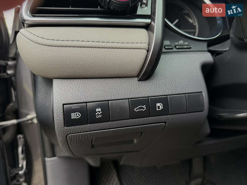 Седан Toyota Camry 2018 в Вінниці