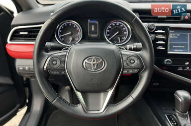 Седан Toyota Camry 2017 в 