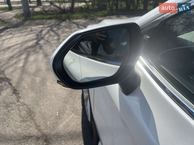 Седан Toyota Camry 2019 в Одессе