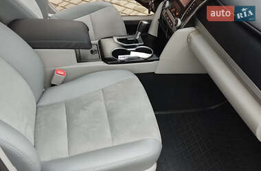 Седан Toyota Camry 2013 в 