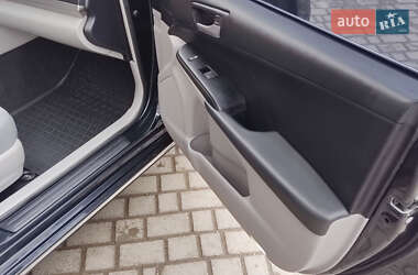 Седан Toyota Camry 2013 в 
