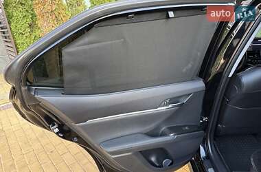 Седан Toyota Camry 2023 в Киеве