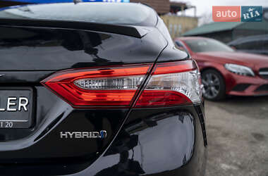 Седан Toyota Camry 2019 в 