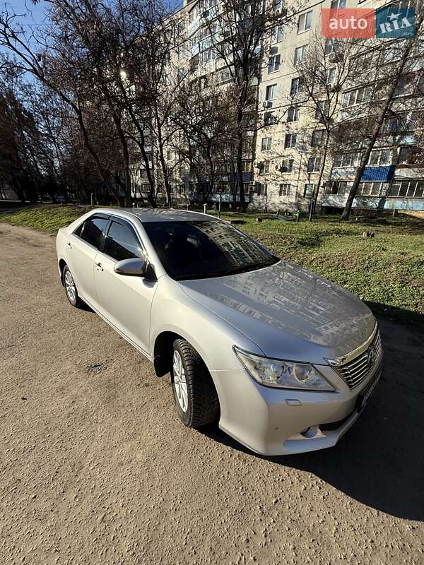 Седан Toyota Camry 2011 в Харькове