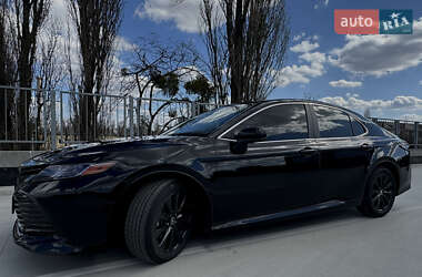 Седан Toyota Camry 2020 в Києві