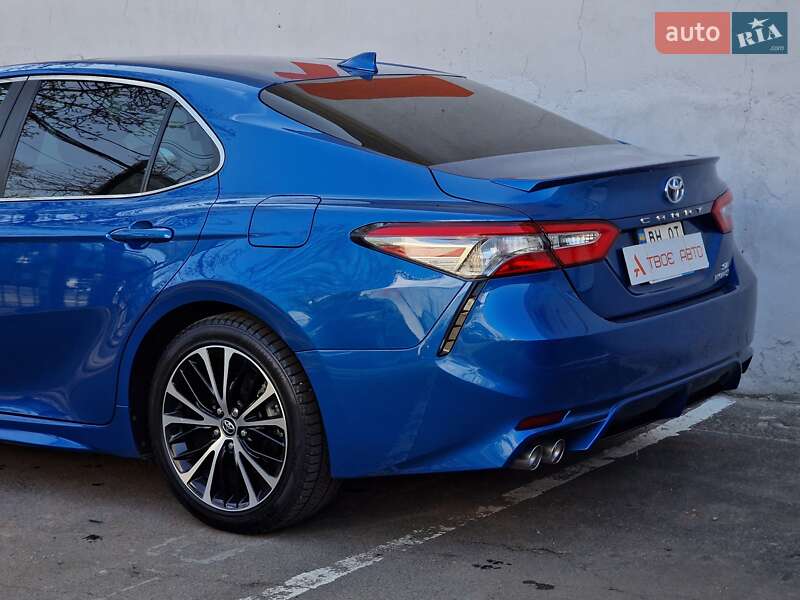 Седан Toyota Camry 2019 в Одесі