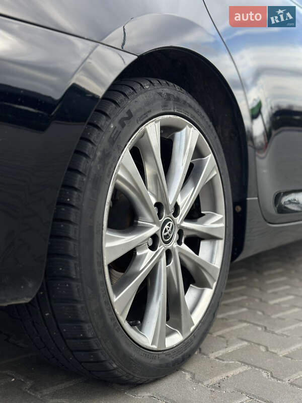 Седан Toyota Camry 2014 в Коростышеве