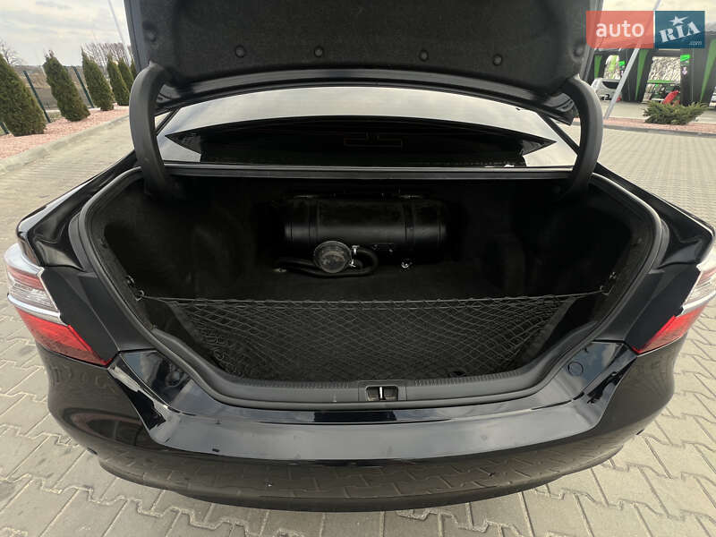 Седан Toyota Camry 2014 в Коростышеве