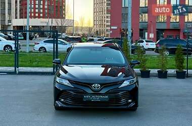 Седан Toyota Camry 2018 в 