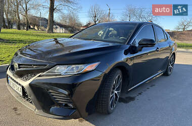 Седан Toyota Camry 2018 в 