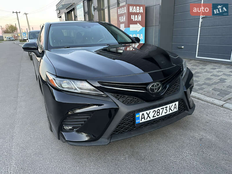 Седан Toyota Camry 2018 в Борисполе