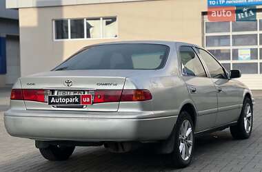 Седан Toyota Camry 2000 в 