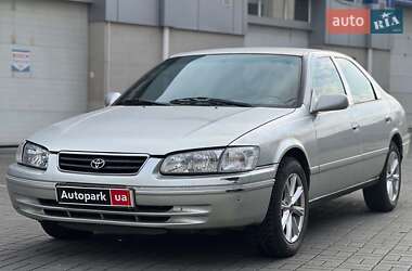 Седан Toyota Camry 2000 в 