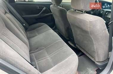 Седан Toyota Camry 2000 в 