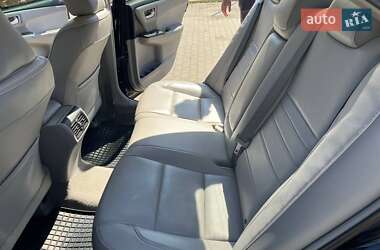 Седан Toyota Camry 2015 в Сумах