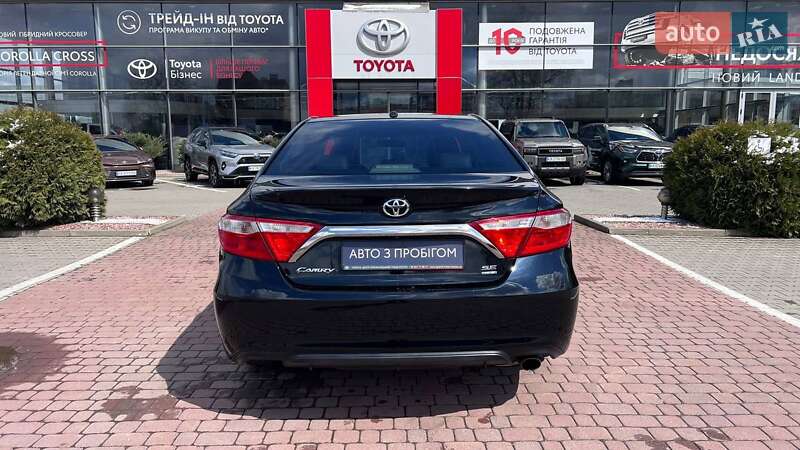 Седан Toyota Camry 2016 в Хмельницькому