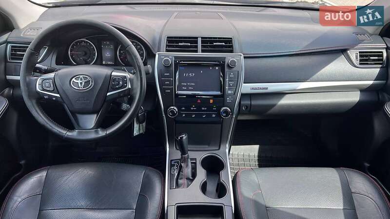 Седан Toyota Camry 2016 в Хмельницькому