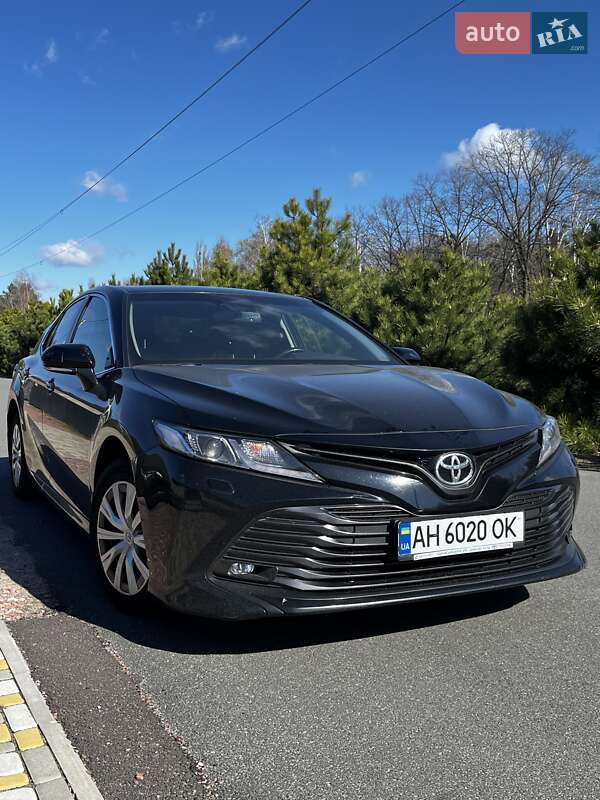 Седан Toyota Camry 2019 в 