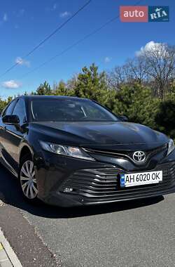 Седан Toyota Camry 2019 в 