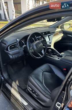 Седан Toyota Camry 2019 в 