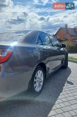Седан Toyota Camry 2015 в 