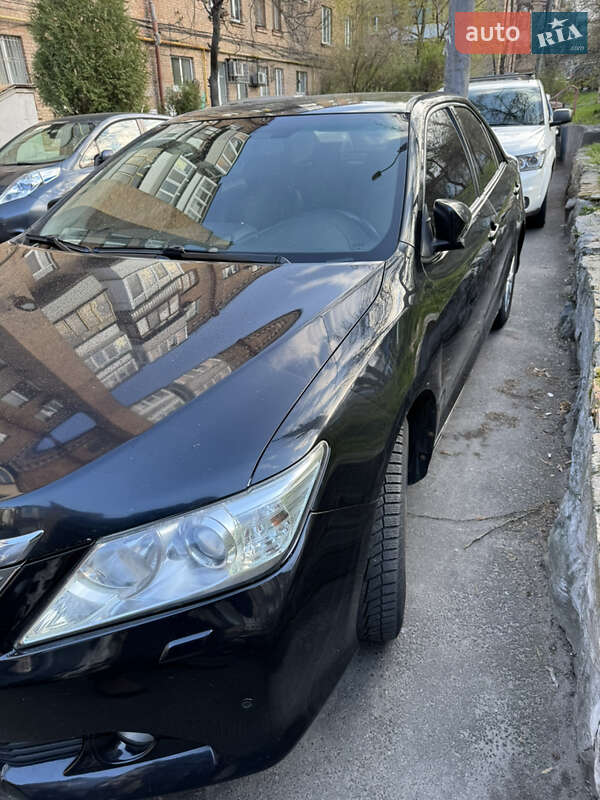 Седан Toyota Camry 2013 в Киеве